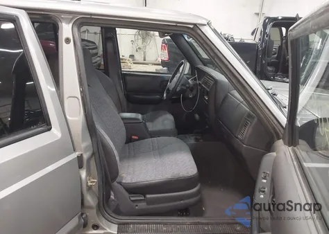 2001 Jeep Cherokee Sport z USA, uszkodzony, nr VIN 1J4FF48S31L630675